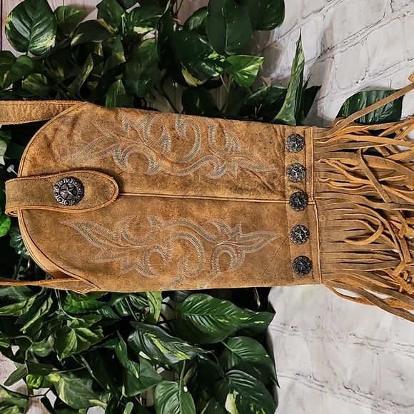 Old Gringo Handbags - The Old Gringo NWOT Tan Fringe Boot Crossbody Bag